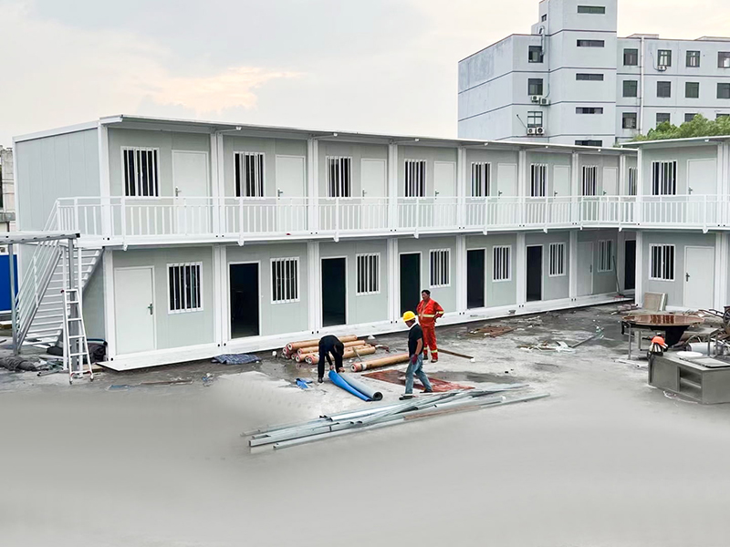 ミャンマー建設現場 仮設寮 組立式コンテナルーム